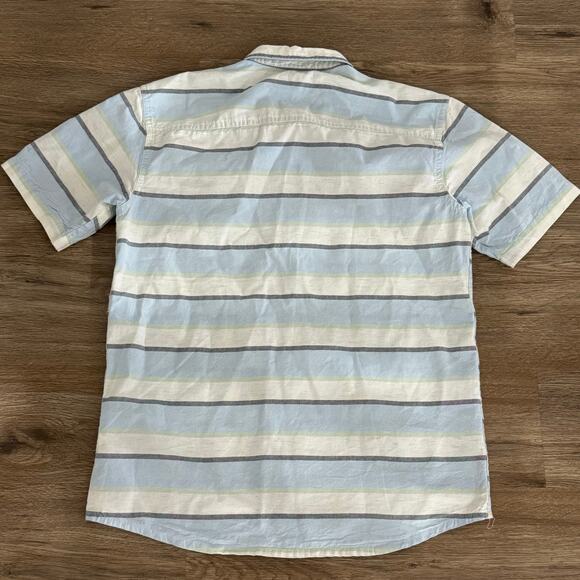 QuickSilver Men’s SS Button Down White & Blue Striped Shirt Sz XL - Picture 2 of 6